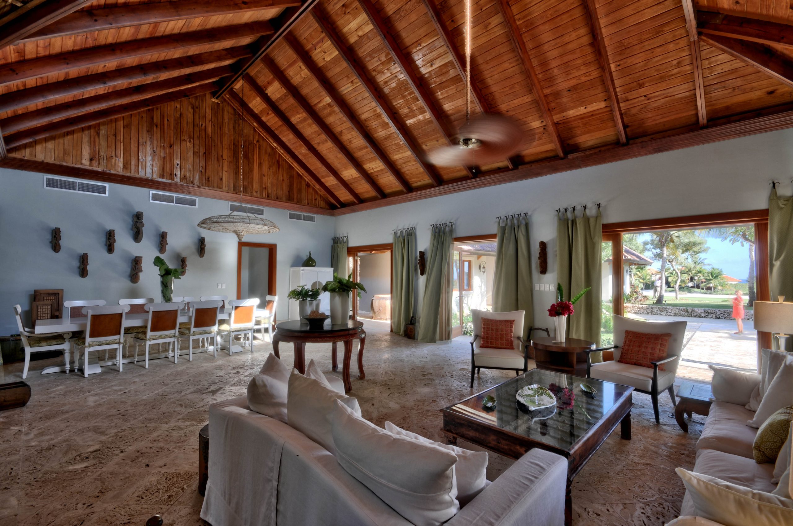 Beautiful 5 Bedroom Villa with golf views for sale in cap cana, punta cana