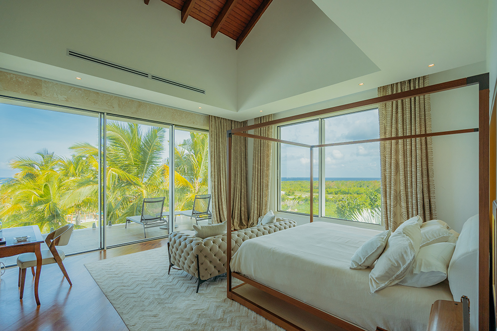 6 Bedroom Luxury Villa for sale in Cap Cana, Piunta cana, with golf and ocean views